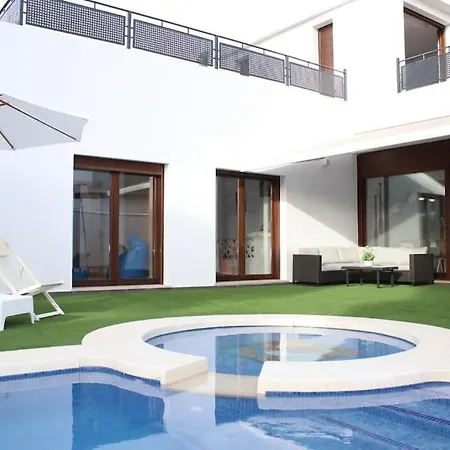 Villa De Lujo Cerca De La Playa